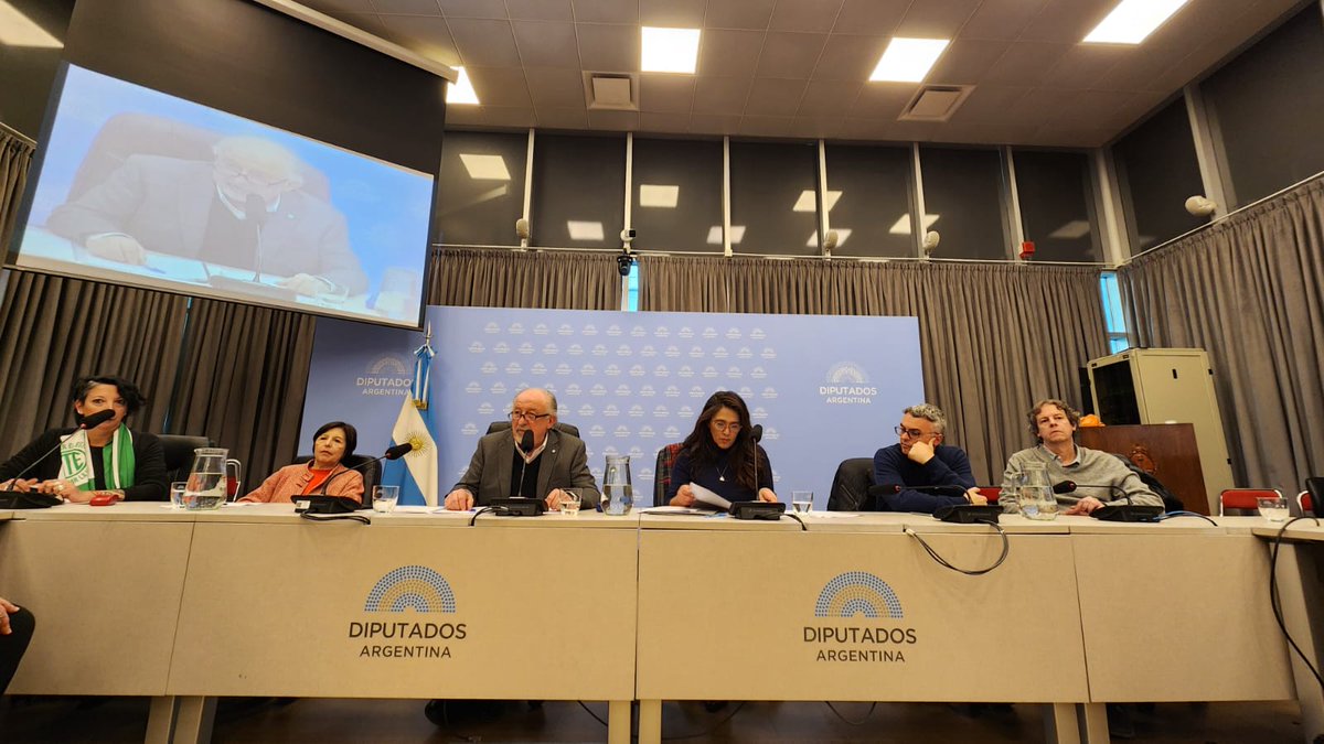 Hugo Yasky (@hugoyasky) on Twitter photo Junto a la Senadora <a href="/noragimenezok/">Nora del Valle Giménez</a>, la legisladora <a href="/MontenegroViki/">Victoria Montenegro</a>, los diputados <a href="/EstebanPaulon/">Esteban Paulón 🌈</a>, <a href="/chipicastillo/">Christian Castillo</a>, organismos de DDHH y sindicatos de las dos CTA a 40 años del Juicio a la Junta Militar reafirmamos el compromiso de seguir luchando por Memoria, Verdad y Justicia. Junto a la Senadora <a href="/noragimenezok/">Nora del Valle Giménez</a>, la legisladora <a href="/MontenegroViki/">Victoria Montenegro</a>, los diputados <a href="/EstebanPaulon/">Esteban Paulón 🌈</a>, <a href="/chipicastillo/">Christian Castillo</a>, organismos de DDHH y sindicatos de las dos CTA a 40 años del Juicio a la Junta Militar reafirmamos el compromiso de seguir luchando por Memoria, Verdad y Justicia.