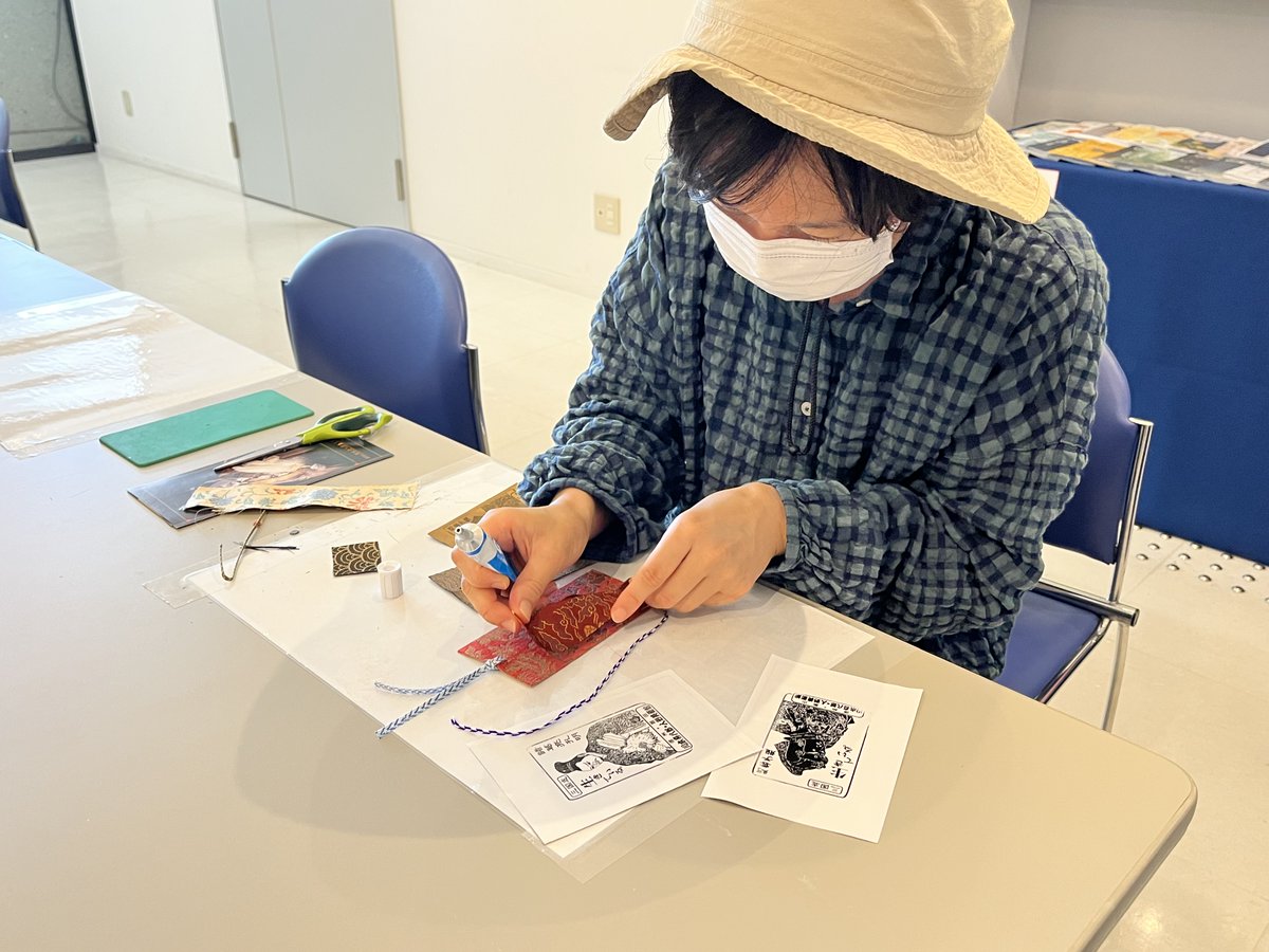 KawamotoPuppet's tweet image. しおり作り午前の部、そろそろ終了です。
皆さんすてきなしおりができました。
午後は13:30から15:00まで。
お待ちしてまーす!
#川本喜八郎人形美術館 #飯田市 #長野県 #川本喜八郎