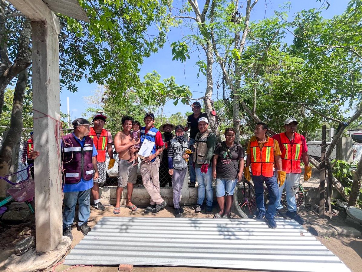 CEABIEN_OAX (@ceabienestar) on Twitter photo Hoy en La Boquilla Chicometepec, Santa María Huazolotitlán, entregamos materiales a familias afectadas por el huracán #Erick.
Con el respaldo del Gobernador <a href="/salomonj/">Salomón Jara Cruz</a>, seguimos reconstruyendo con solidaridad y presencia en territorio.
#LaCostaDePie #CEABIEN Hoy en La Boquilla Chicometepec, Santa María Huazolotitlán, entregamos materiales a familias afectadas por el huracán #Erick.
Con el respaldo del Gobernador <a href="/salomonj/">Salomón Jara Cruz</a>, seguimos reconstruyendo con solidaridad y presencia en territorio.
#LaCostaDePie #CEABIEN