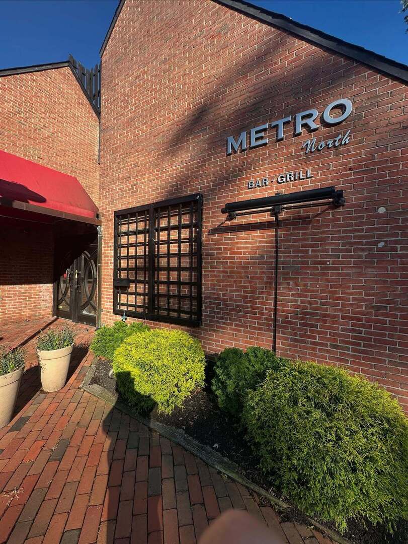 MayorMarkFreda's tweet image. Metro North for dinner tonight. Always a good meal, good and friendly service. Nice to run into several other locals this evening. Stop by! instagr.am/p/DL_Ke3gxO_7/
