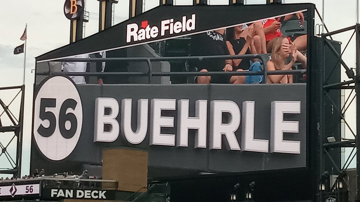 sidkid80's tweet photo. @whitesox @Crayestout @ColMarie21 @ChiSportsBums @Nick_GGTB @SouthSideBoys23 @soxmom72 @willis3TNT @312SportsCards1 @HeadBumInCharge A statue fit for a king π! Congrats to #WhiteSox legend Mark Buehrle! π«‘ππβΎοΈ #CLEvsCHW #MLB #SoxAce #05Forever #SouthSideOrDie #SoxSide #SoxPride https://t.co/GLW1fjq39s