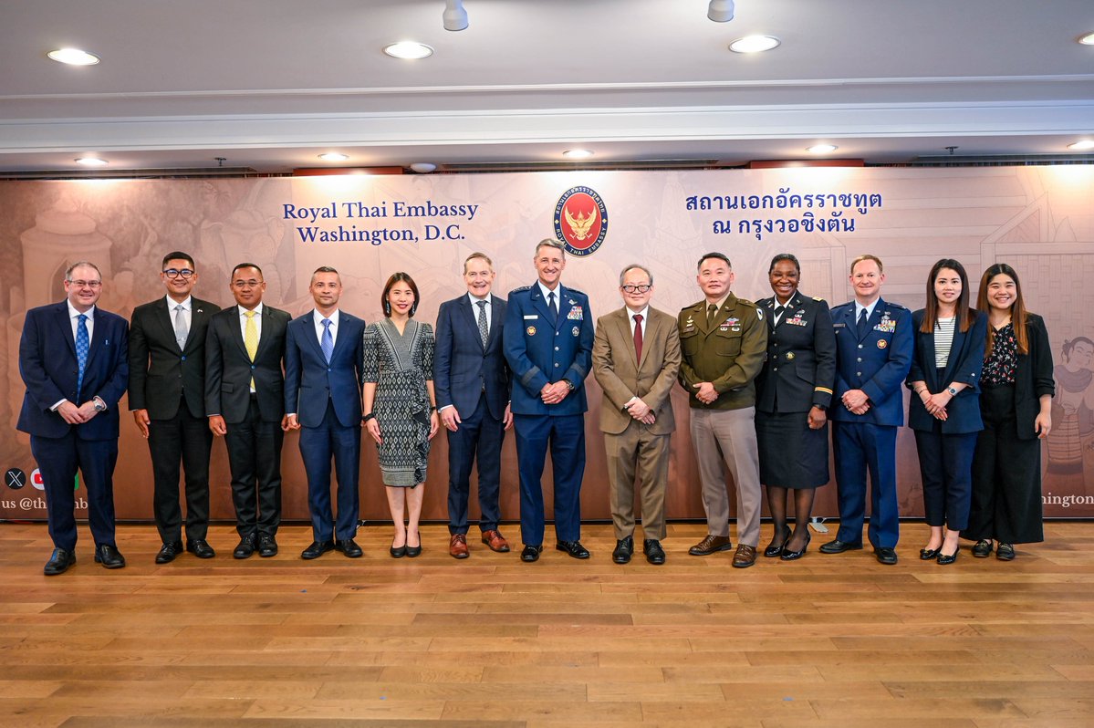 ChiefNGB's tweet image. This week, our team had the honor to meet with Dr. Suriya Chindawongse, the Ambassador of Thailand to the United States.
Thailand & the @WANationalGuard maintain one of our most mature partnerships in the Indo-Pacific region through the @DeptofDefense National Guard State…