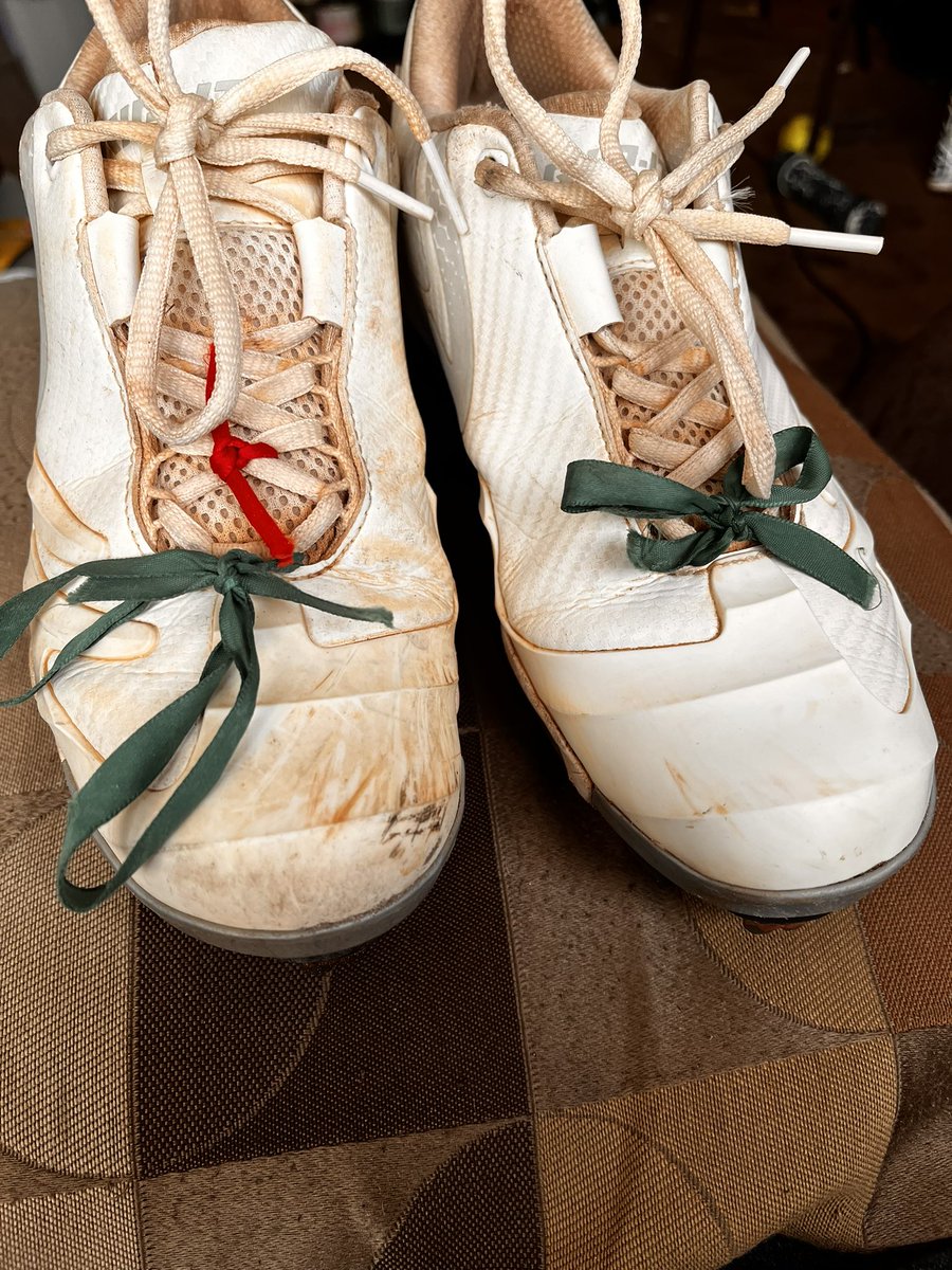 cmdumarce's tweet photo. Figured out what my pre-game ritual is…
It’s cleaning my cleats and sometimes my bats 🤣🤣🤣 https://t.co/Cvb5STIANe