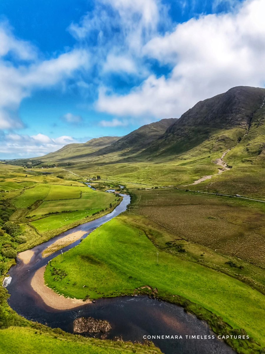 ThisIsIreland3's tweet photo. Some beautiful blue skies out there today along the Erriff River and the Maumtrasna mountains towering above ๐๏ธ
๐Erriff River, Co Mayo ๐ฎ๐ช๐๏ธ
Connemara Timeless Captures ๐ธ
#wildatlanticway #ireland #irelandviews #mayo https://t.co/UaiGDmkq5r