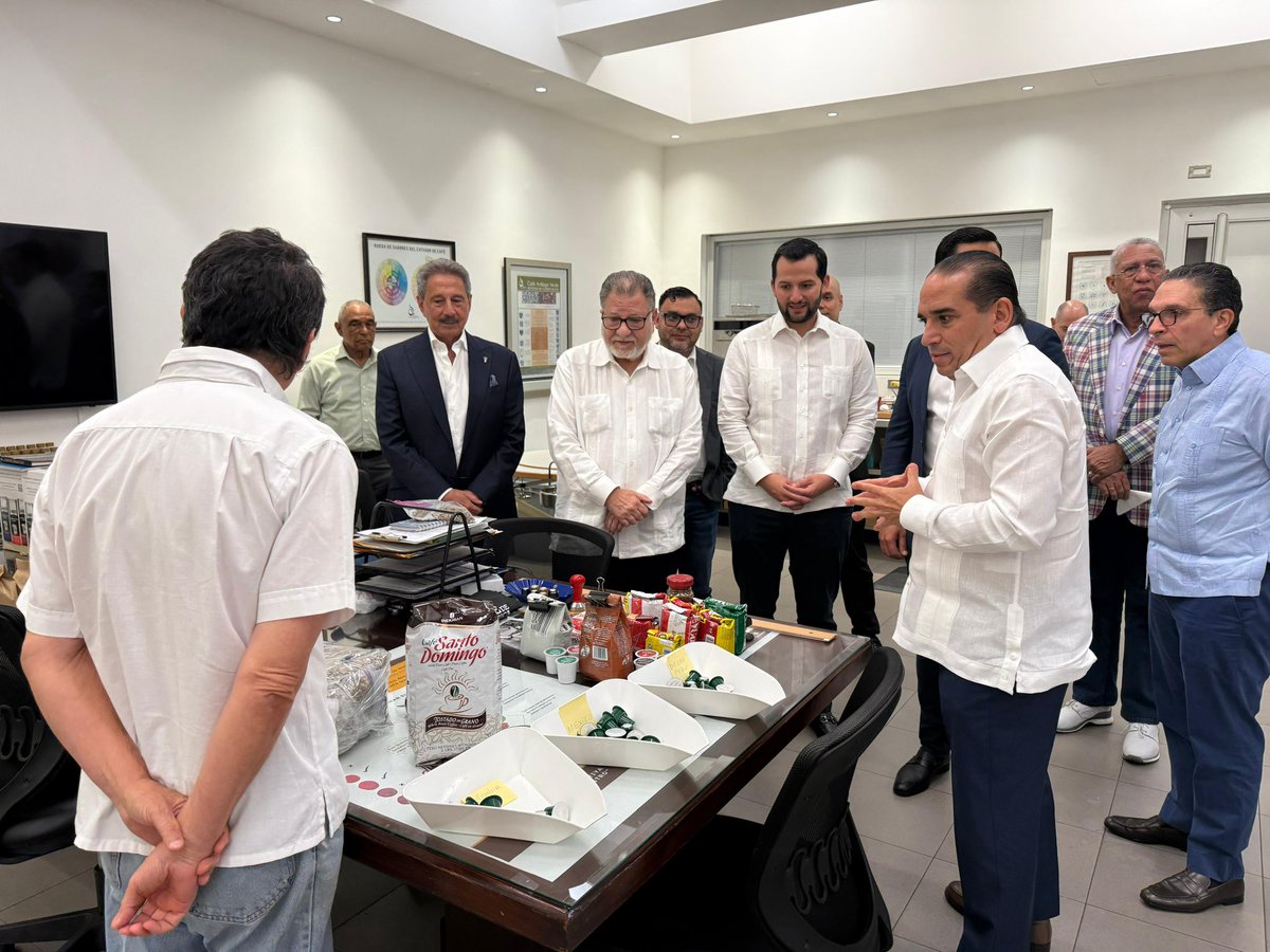 🇭🇳 Honduras gana impulso en República Dominicana 🇩🇴
La agenda oficial liderada por el ministro Miguel Medina consolidó avances estratégicos en comercio, inversión y conectividad regional.

📌 Resultados destacados:
✔ Confirmada visita comercial dominicana a Honduras para