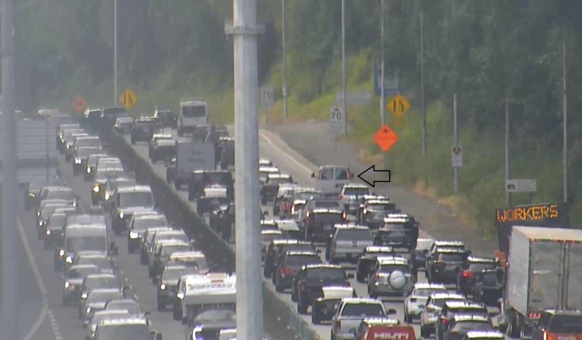 DriveBC's tweet image. ⚠️#BCHwy1 Westbound vehicle stall before Lynn Valley Rd has the right lane blocked. #NorthVan #UpperLevels