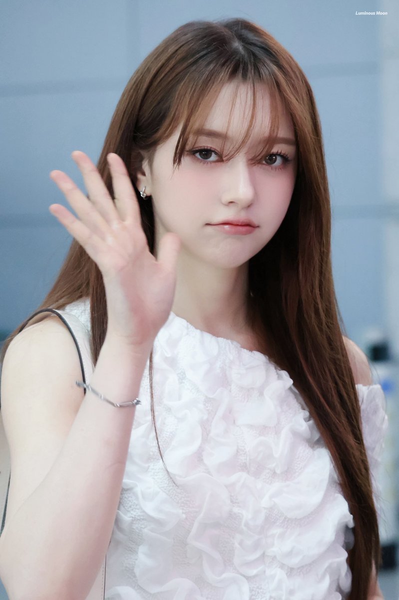 LuminousMoon_'s tweet photo. 250712

Good morning～

#FIFTYFIFTY #피프티피프티 
#CHANELLEMOON #문샤넬 https://t.co/CaCOxFRsgk