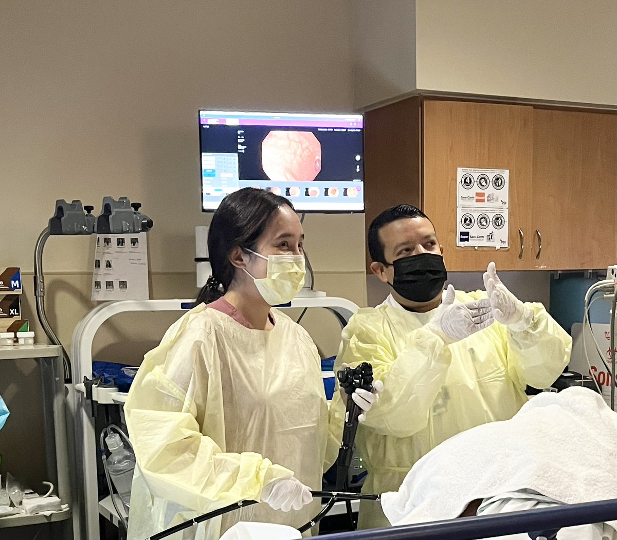 Kicking off fellowship with hands-on learning! 🎉 First colonoscopy under the guidance of my amazing PD, Dr. Sifuentes 👨‍⚕️🩺💩 So grateful for the opportunity to learn from the best! 💪📚 #GIfellowship #Colonoscopy #AugustaLife
