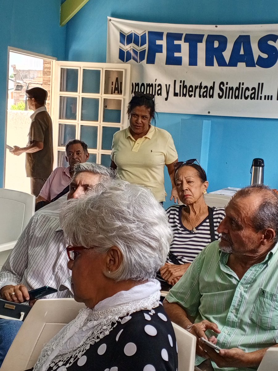 Entre dirigentes sindicales del magisterio, educadores activos, jubilados y profesores de la UPEL analizaron la exclusión escolar y la desprofesionalizacion de la carrera docente. Fetrasined en esta oportunidad fue la anfitriona del evento. 
#11Julio