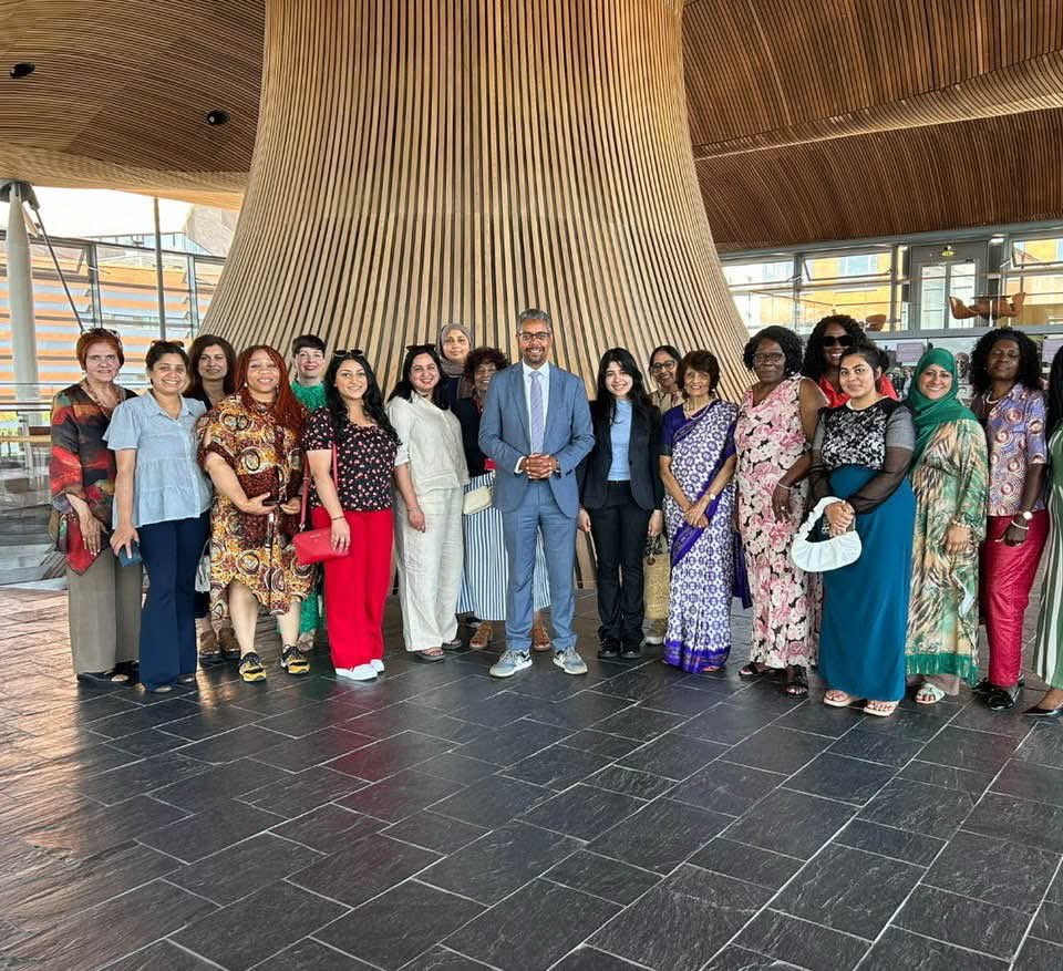 Honoured to join Vaughan Gething at the Senedd celebrating EMWWAA 2025’s remarkable women. Inspired by their stories &amp; unity.Thanks to Vaughan for his ongoing encouragement &amp; kind reception,your support means the world! #EMWWAA2025 #WomenWhoInspire #WalesTogether #ThankYouVaughan