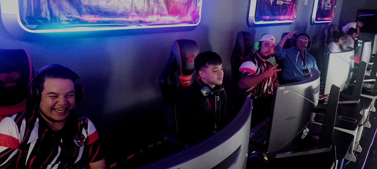 El buen <a href="/BeHycrown/">Benny Hycrown</a> y sus super amigos de <a href="/ManiacGG_/">Maniac Gaming</a>