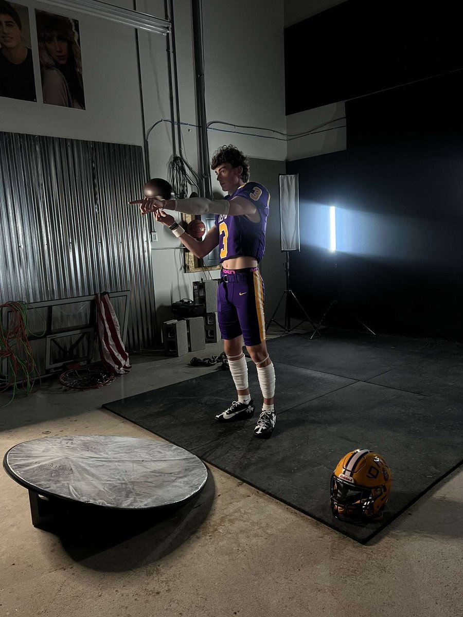 isaaczieglerqb's tweet image. Season 🔜
@PrepRedzoneWI
#QBWork #DeForestFootball #FridayNightLights