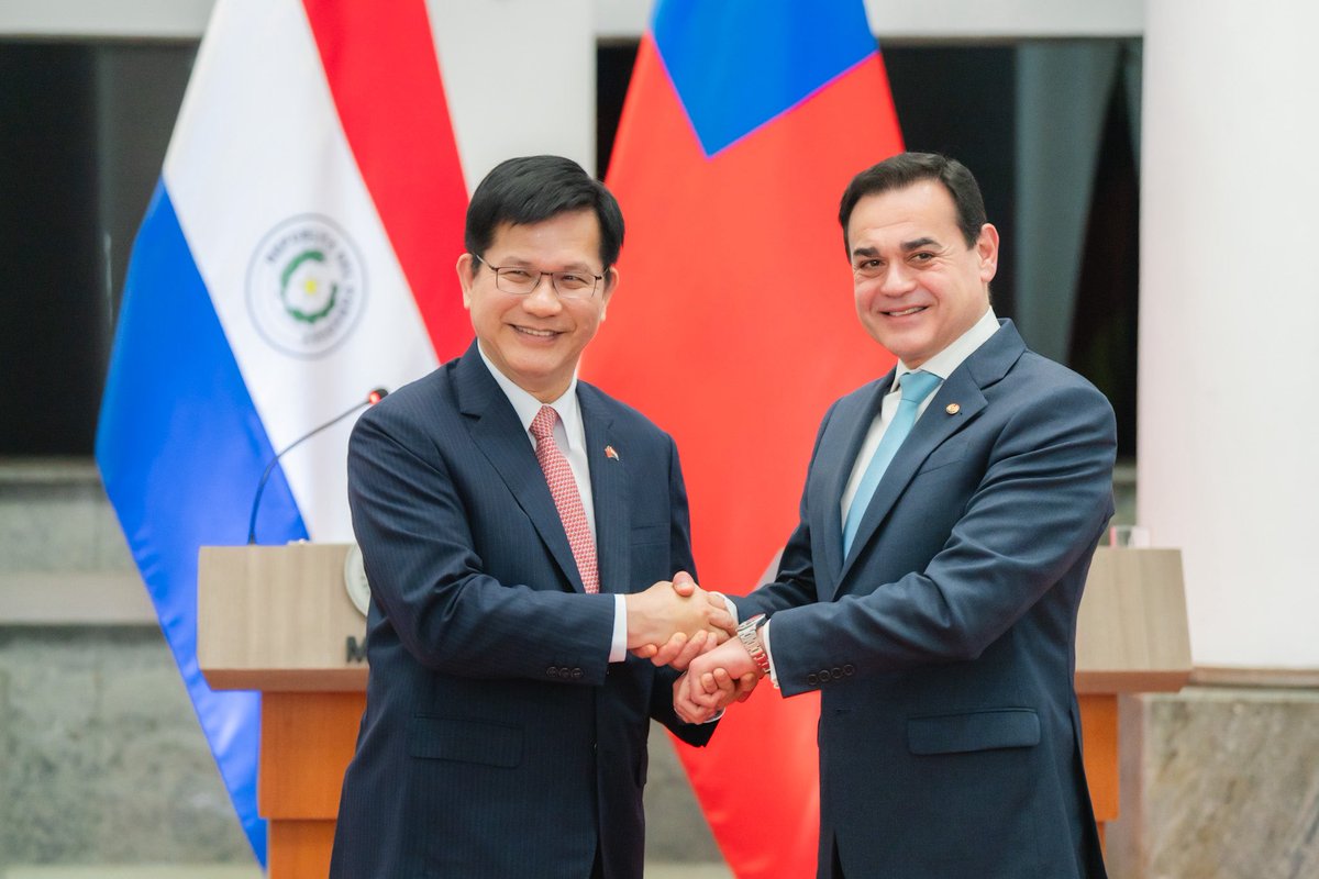 chia_lung's tweet image. As #Taiwan and #Paraguay approach the 68th anniversary of diplomatic ties, FM @rramirezlezcano & I see this as the perfect time to deepen our partnership. Built on democracy, trust, and mutual benefit, our cooperation will continue to grow. We look forward to an even stronger…