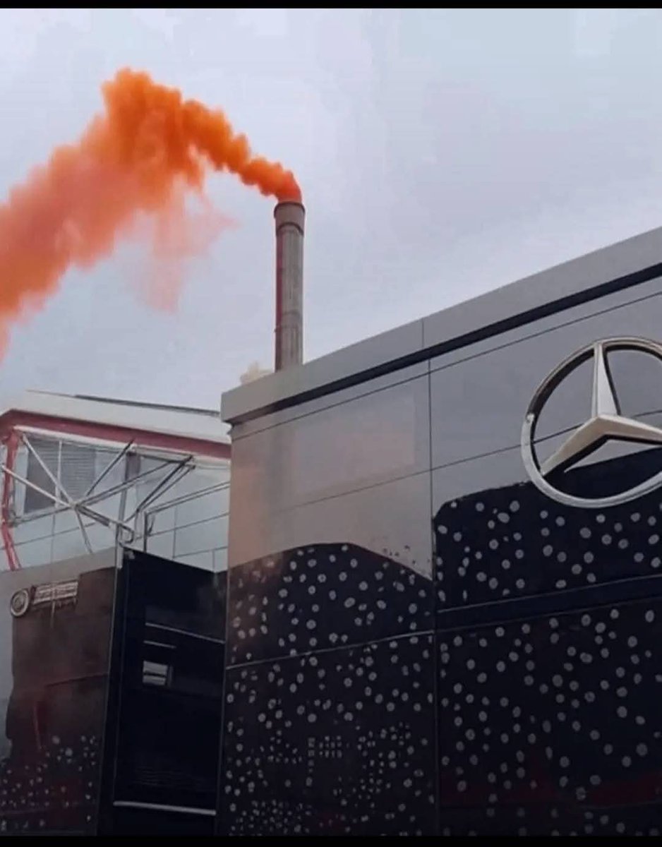 abelardodiaz's tweet image. Habemus max #Verstappen #redbull #Mercedes #MercedesBenz #f1