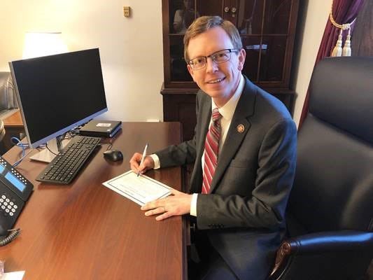 Matt Hurley (@mhurleyofficial) on Twitter photo For those not following the South Dakota Governor’s Race, it’s getting interesting. Businessman and Political outsider <a href="/TobyForSD/">Toby Doeden</a> is challenging establishment darling <a href="/DustyJohnson/">Dusty Johnson</a> in what could end up being the showdown of the cycle. 🧵 For those not following the South Dakota Governor’s Race, it’s getting interesting. Businessman and Political outsider <a href="/TobyForSD/">Toby Doeden</a> is challenging establishment darling <a href="/DustyJohnson/">Dusty Johnson</a> in what could end up being the showdown of the cycle. 🧵