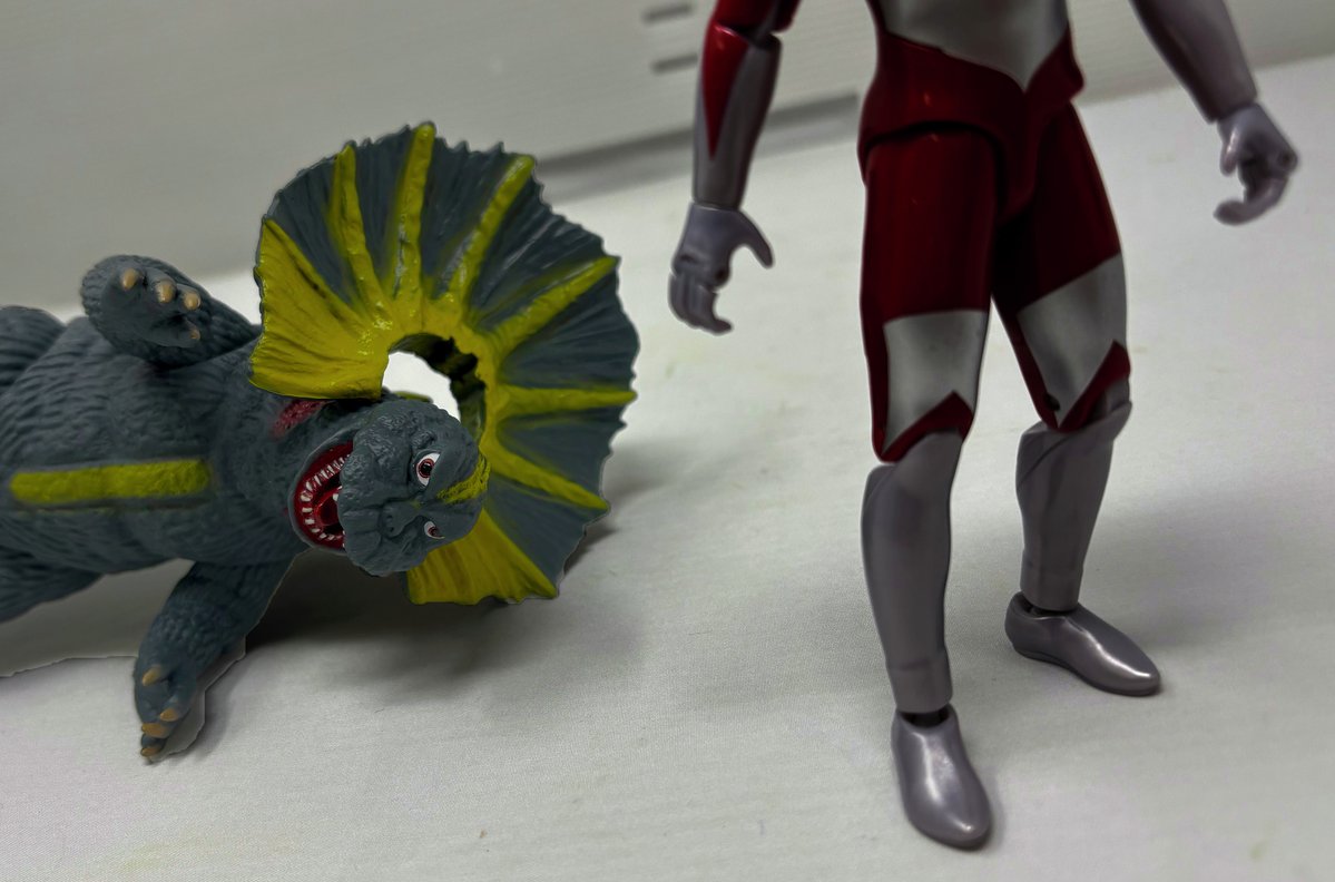 bandai_ultratoy's tweet image. 【2次予約受付中!】
ムービーモンスターシリーズ×ウルトラ怪獣アドバンス
「エリ巻恐竜 #ジラース」 は、大好評予約再開中!!
p-bandai.jp/item/item-1000…
戦いの後、外したエリを戻してあげる #ウルトラマン に優しさを感じていたら、
思ったよりザックリ付けて去って行くシーンが好きです。
