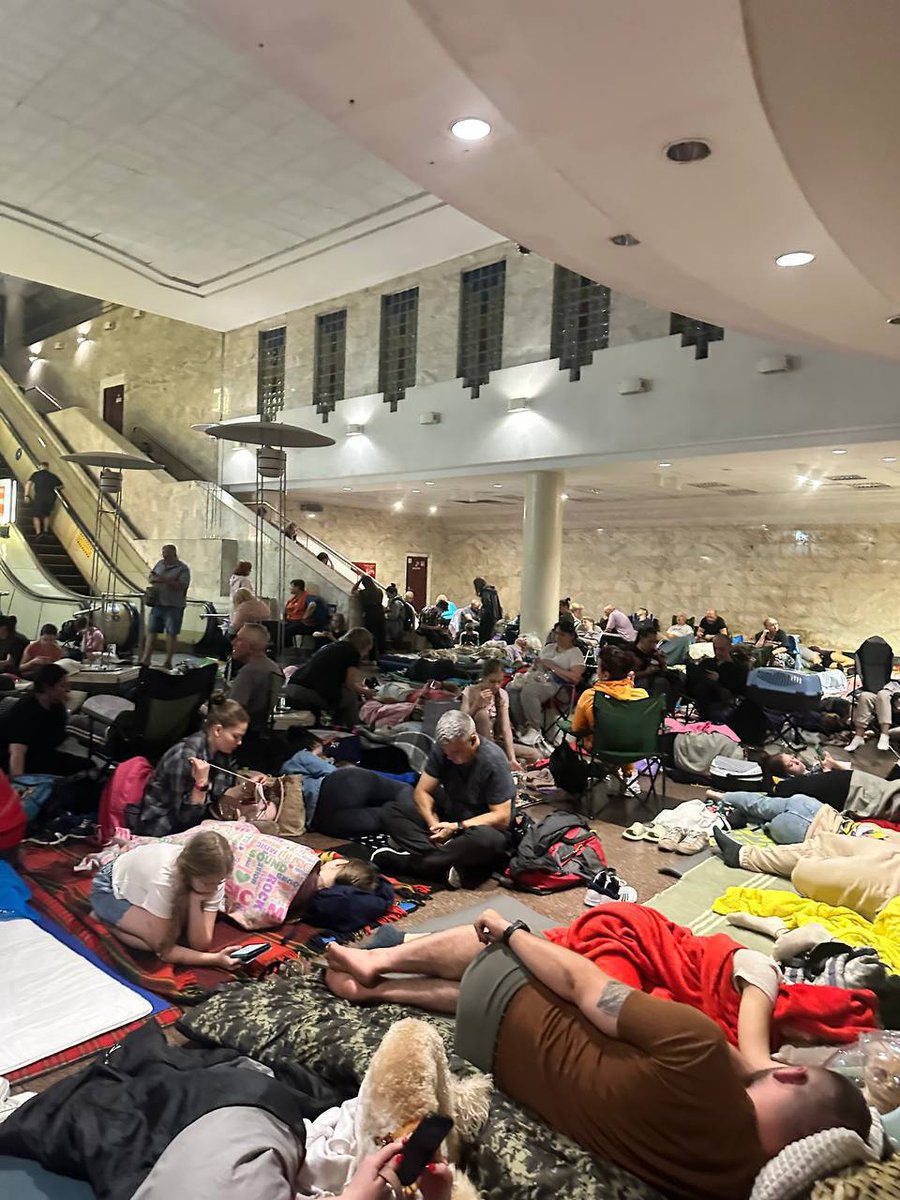 Kyiv right now‼️ civilians are taking shelter in metro stations as Russian drones and missiles are attacking Ukraine.