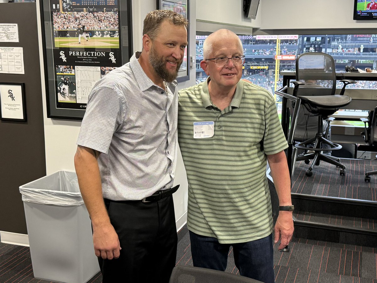 History at Rate Field, Mark Buehrle signs the scoresheet from his perfect game, as scored by longtime Daily Herald NE Don Friske. #WhiteSox