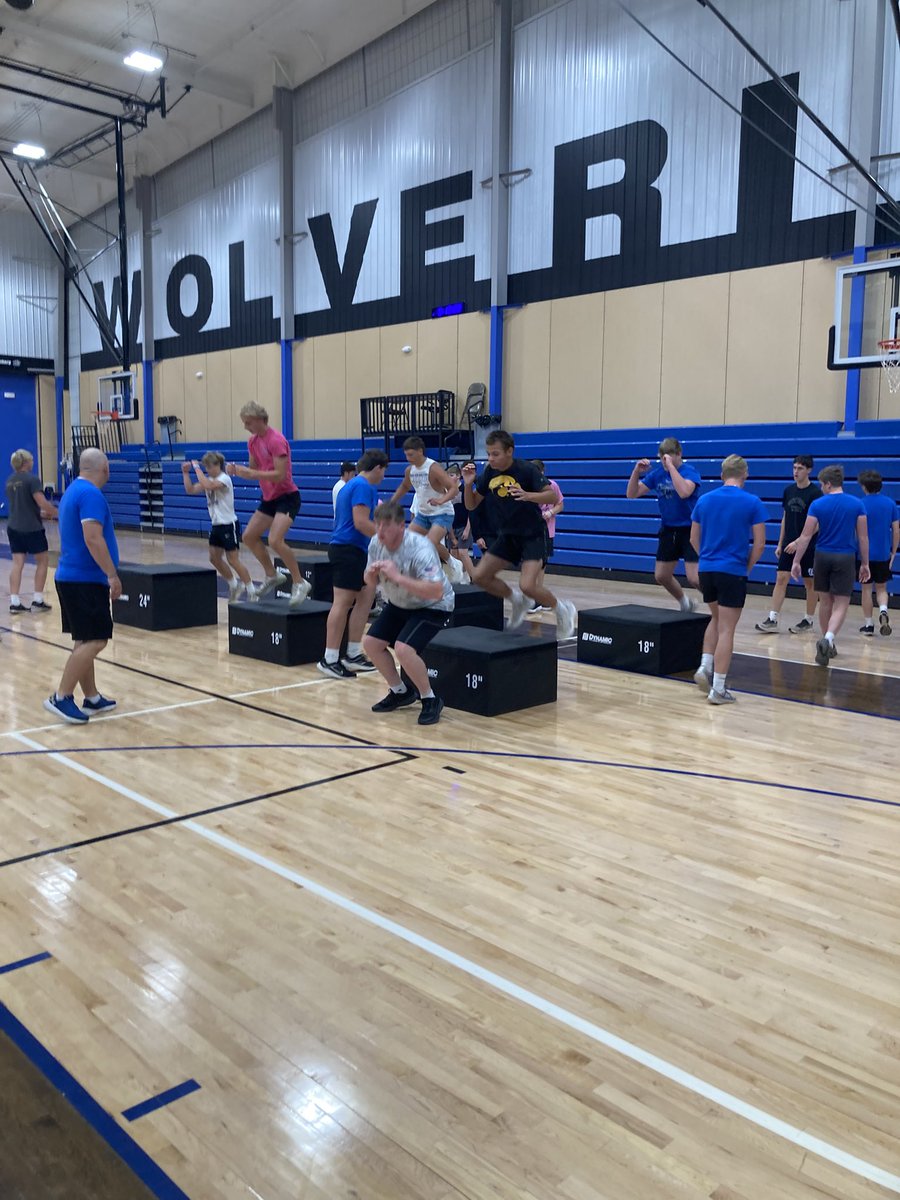DNHFootball's tweet photo. That’s a wrap to Week #6. Making progress. “You've got to be willing to do the uncomfortable things that go into winning.” 
Congratulations to Parking Lot MVP’s:
M-Trey Jensen, Aiden Walston
W-Jaxen Andrews, Braden Star
Th-Stanton Clark, James Wingert
#NoRegets https://t.co/VR1mnIuIqR
