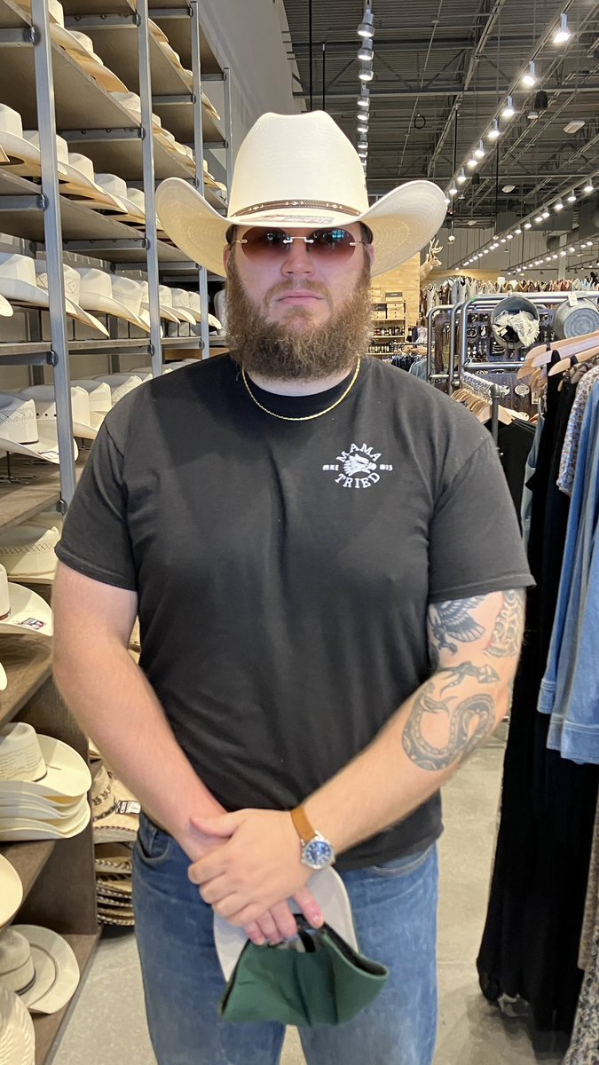 4lllen's tweet image. Howdy ma'am