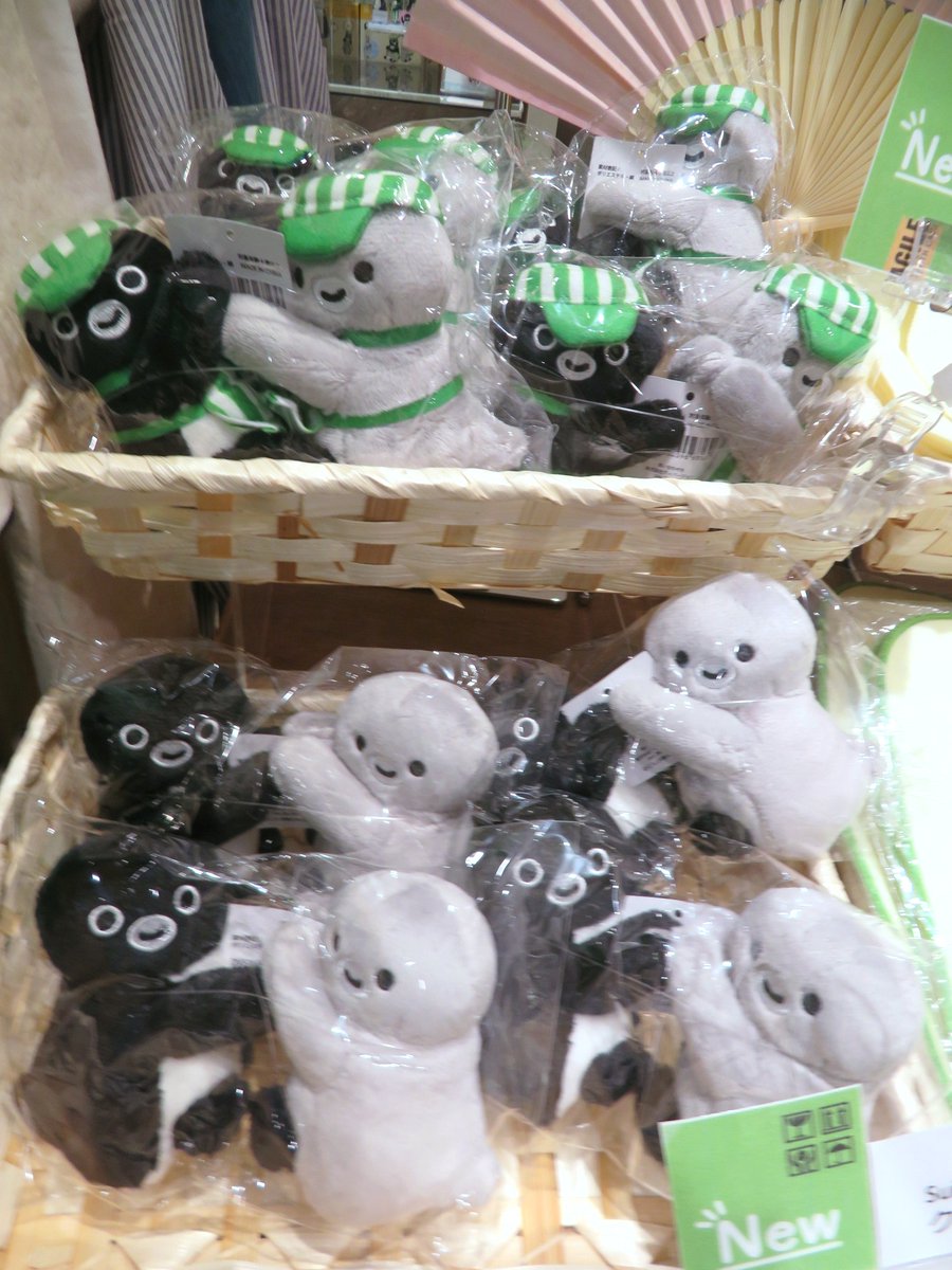 ペンスタさんで Suicaのペンギン ぬいぐるみクリップ店長と店員、お ペンスタさんで Suicaのペンギン ぬいぐるみクリップ店長と店員、お