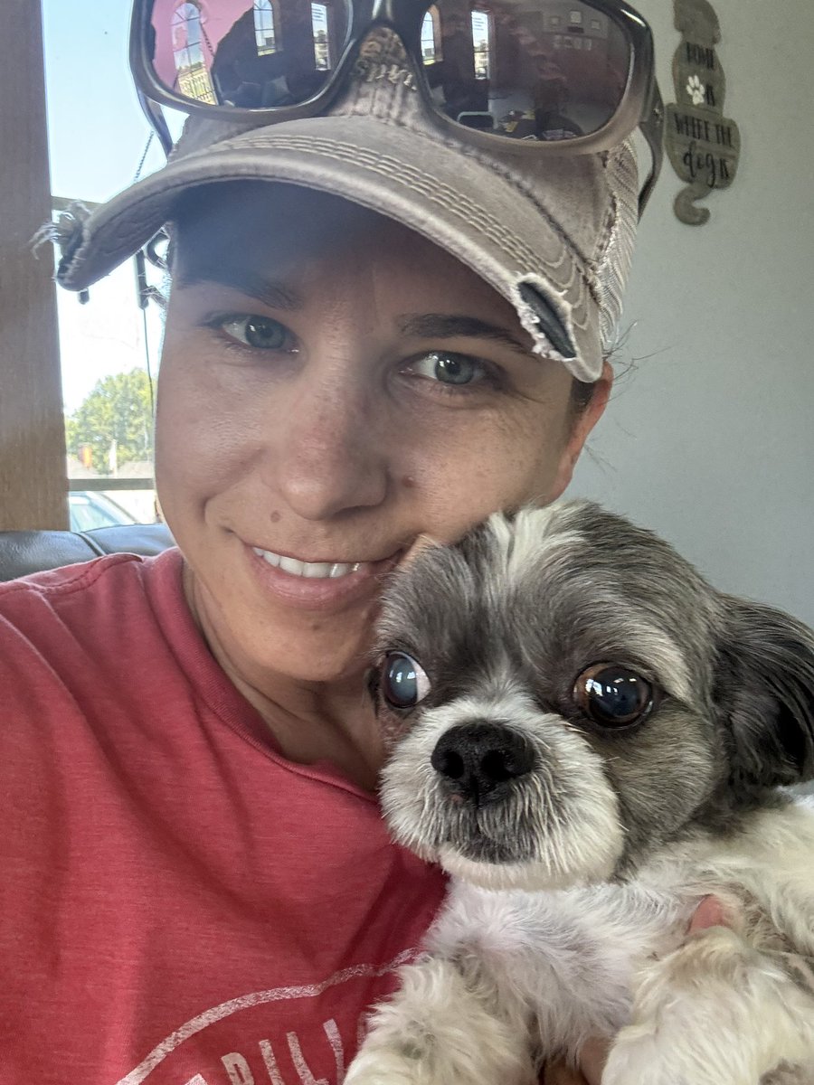 We got our Biscuit Boy back this afternoon! He’s been in the pup hospital for the last four days for vomiting and dehydration ☹️
He’s blind and he gets really nervous in unfamiliar places so I’ve been pretty worried about him. But…he knows how to work the ladies and he captured