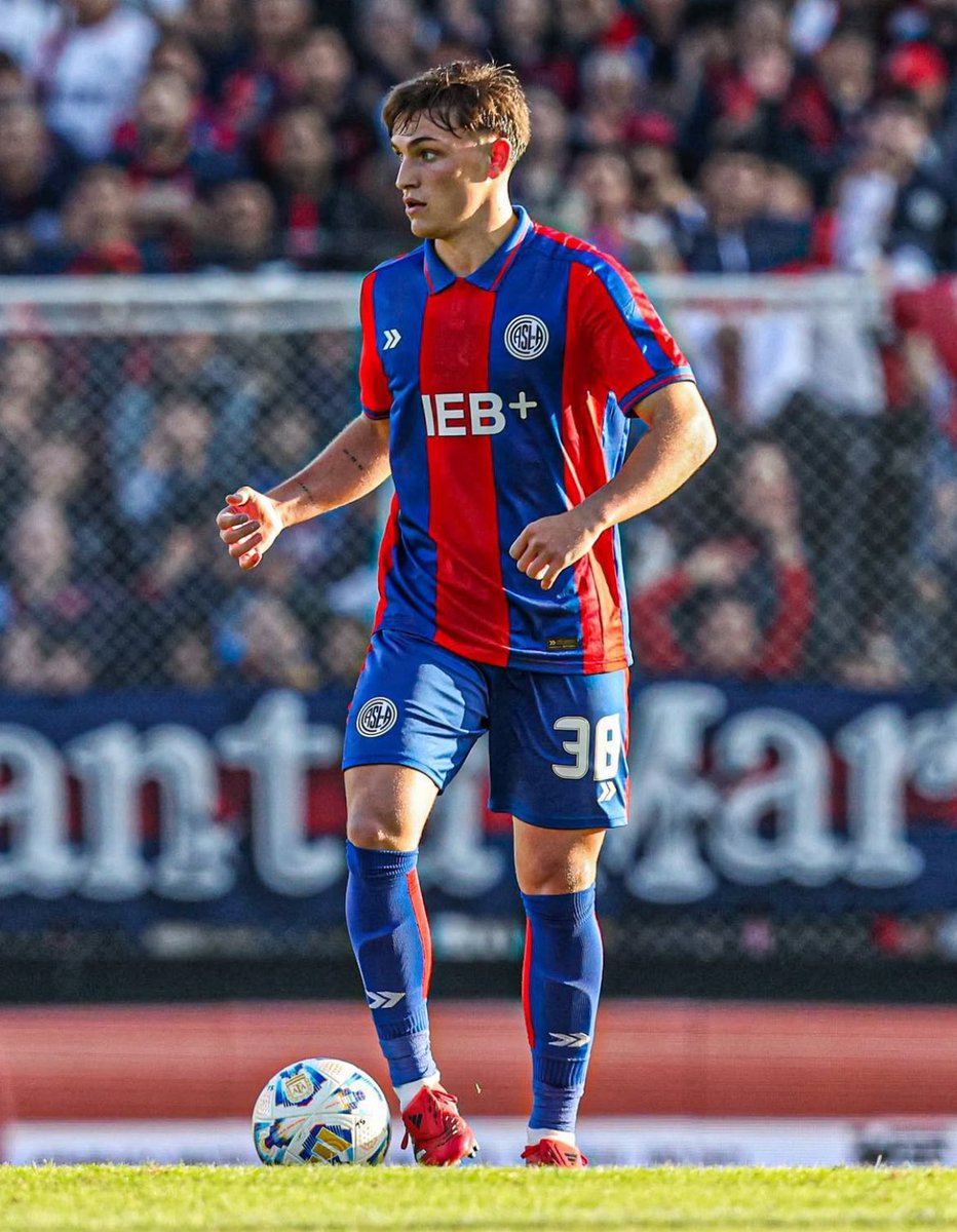 ⚔️⛔️ Ignacio Perruzzi fue el jugador con más recuperaciones [9] en la victoria 2-1 de San Lorenzo frente a Talleres.

20 años.🪄