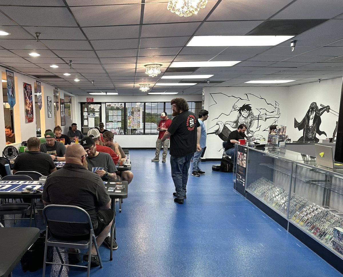 GamersGetawayKC's tweet photo. Great turnout tonight for #GUNDAMCARDLAUNCH at the new shop! https://t.co/AFxYPCrfZS