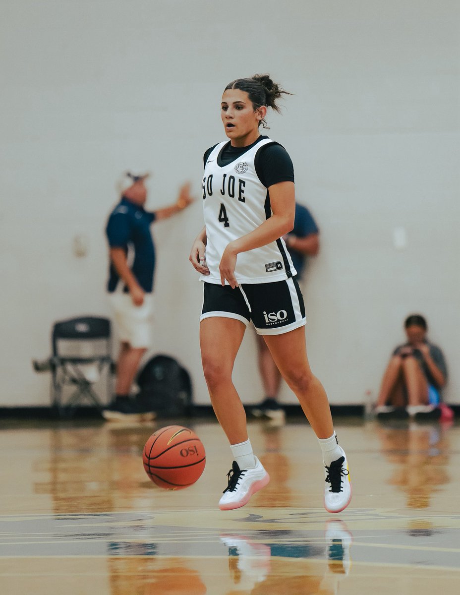 E. Cooper 🆚 Boo Williams EYCL
Nike EYCL Champions League 🏆

10 points. 4 dimes. 1 steal.
Controlled pace and delivered buckets.

#JustUs | #DevelopmentOverEverything