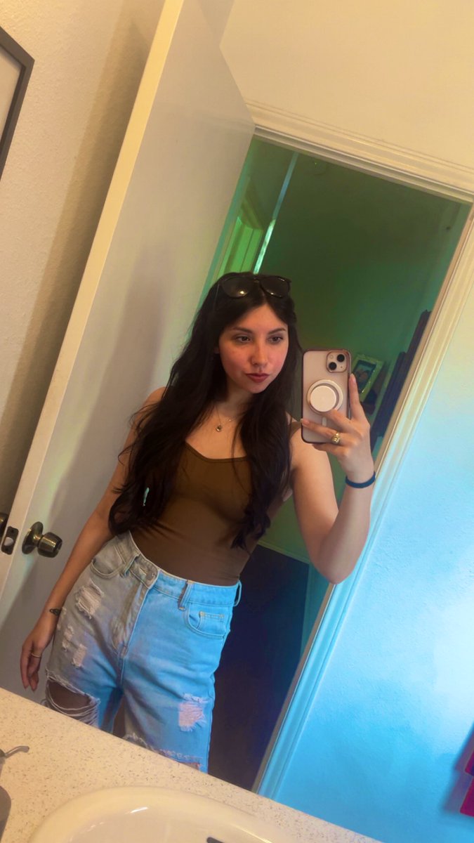 probablymiranda's tweet image. Fresh cut, fresh start 🏡✨