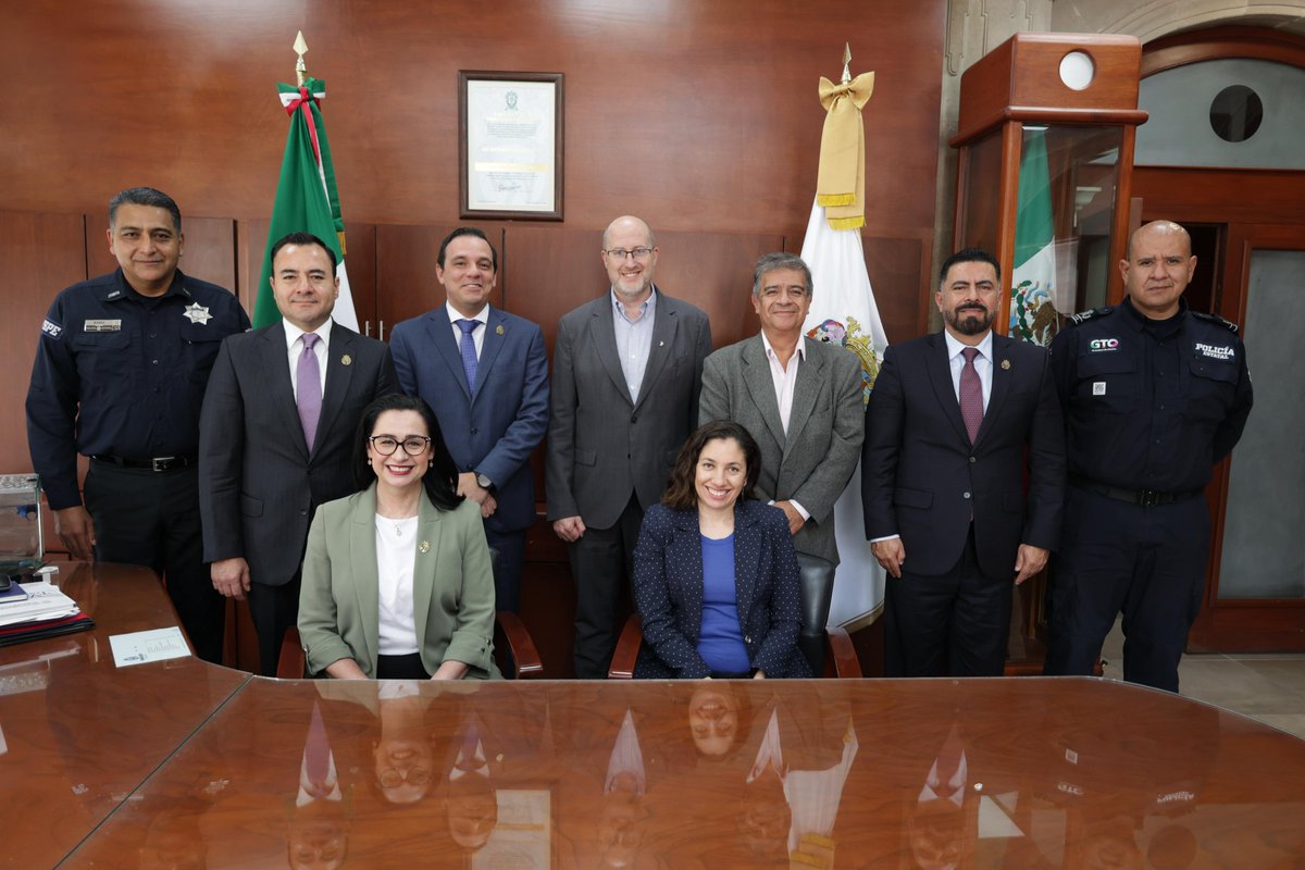 Escuchar y colaborar con el sector empresarial fortalece la seguridad y la paz en Guanajuato. 

Hoy dialogamos con directivos de Michelin para seguir construyendo entornos seguros donde las inversiones prosperen y las familias vivan mejor.

#GuanajuatoEnPaz #CONFIA