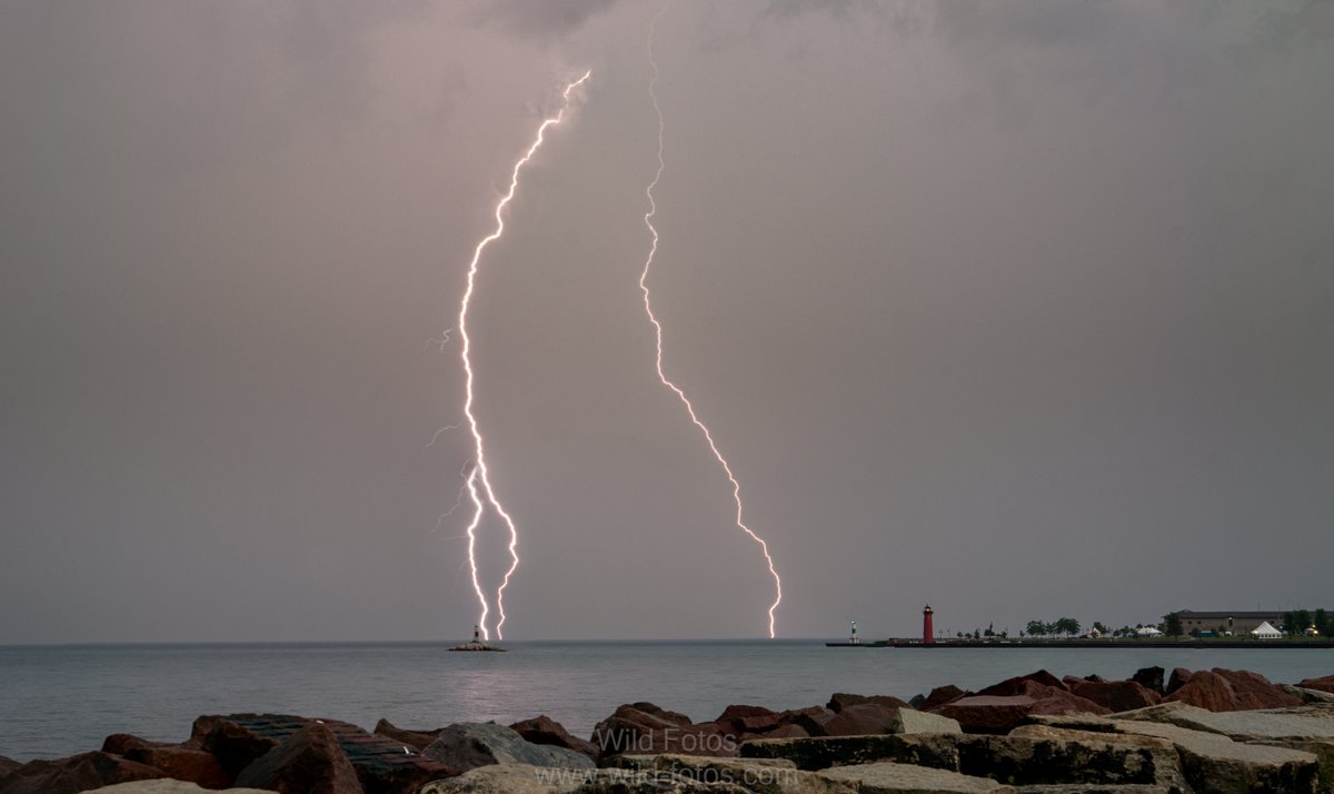 Pop Up storm rolling through Kenosha. #kenosha #photography #lightning #storm