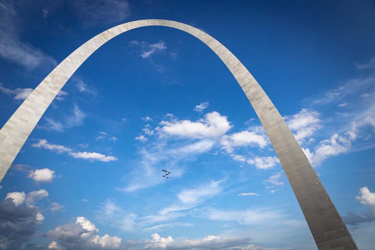 GatewayArchSTL's tweet image. Don’t worry, these F-15s were granted permission to buzz the Arch ✈️🫡