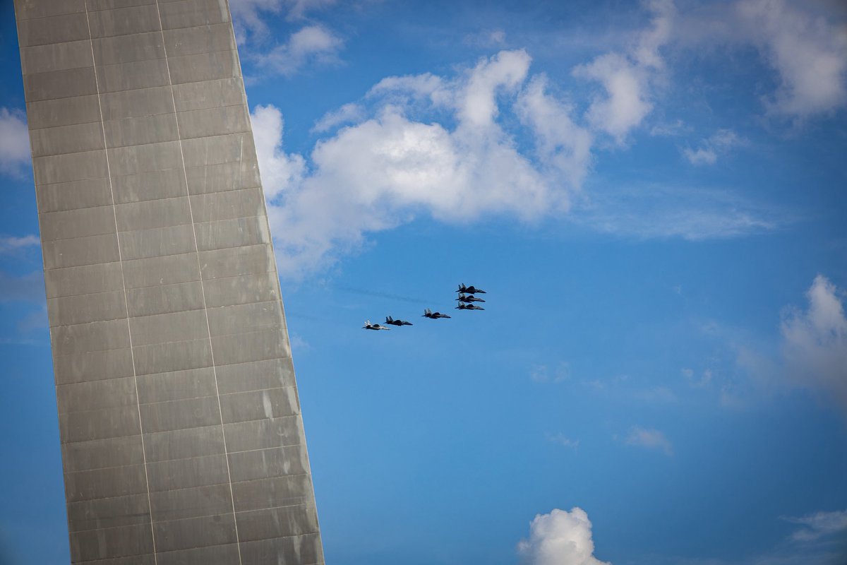 GatewayArchSTL's tweet image. Don’t worry, these F-15s were granted permission to buzz the Arch ✈️🫡
