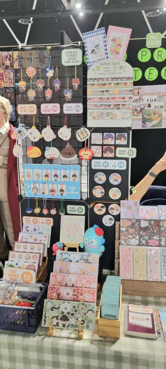 harem_wip's tweet image. The lighting here is dismal but i am here at 4.H.03 at #smashcon2025!!!! Come sat hi โจ๏ธ