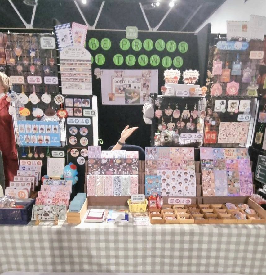 harem_wip's tweet image. The lighting here is dismal but i am here at 4.H.03 at #smashcon2025!!!! Come sat hi โจ๏ธ