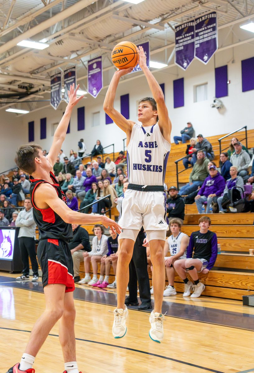 Carter Phillips (@carterwphillips) on Twitter photo 2026 6’5 W Bryce Peters avg 16.5 pts, 6.5 reb, 3 stl, and 2 blk on Day 2 at the <a href="/Phenom_Hoops/">Phenom Hoop Report</a> #PhenomLive as <a href="/FHB2026/">Foothills Basketball</a> advances to 4-0.
<a href="/brycepeters75/">Bryce Peters</a> is a long, athletic wing with a high motor. Elite catch & shoot 3PT shooter, strong finisher, and uses length to guard 1-5. 2026 6’5 W Bryce Peters avg 16.5 pts, 6.5 reb, 3 stl, and 2 blk on Day 2 at the <a href="/Phenom_Hoops/">Phenom Hoop Report</a> #PhenomLive as <a href="/FHB2026/">Foothills Basketball</a> advances to 4-0.
<a href="/brycepeters75/">Bryce Peters</a> is a long, athletic wing with a high motor. Elite catch & shoot 3PT shooter, strong finisher, and uses length to guard 1-5.