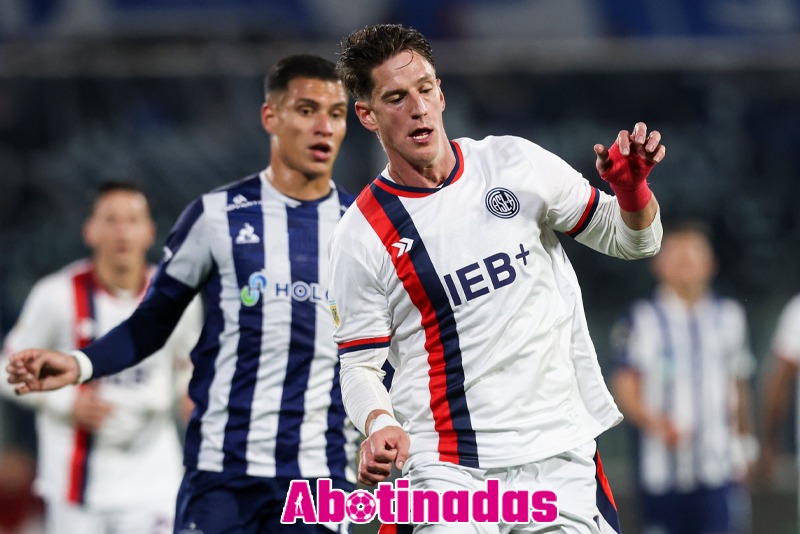 AbotinadasWeb's tweet photo. ⚽En Córdoba, #SanLorenzo derrotó a #Talleres en el debut en el #TorneoClausura.

El análisis del encuentro, leélo acá https://t.co/uMDZDbPi9E.

(✍️: @julai_11)

#LigaProfesional #ClausuraenAboti👠 https://t.co/P8akKkr4bH