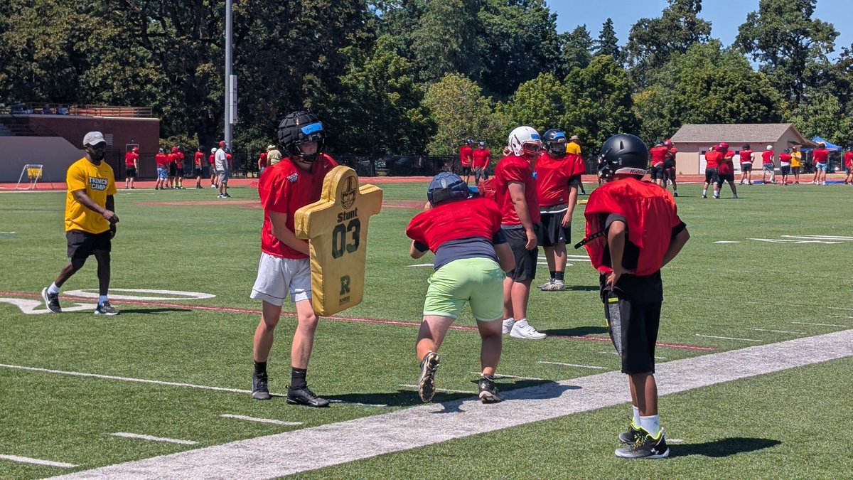 Great first day at <a href="/TrenchCamp/">TrenchCamp</a>! Thanks to all the coaches for helping us get better!
