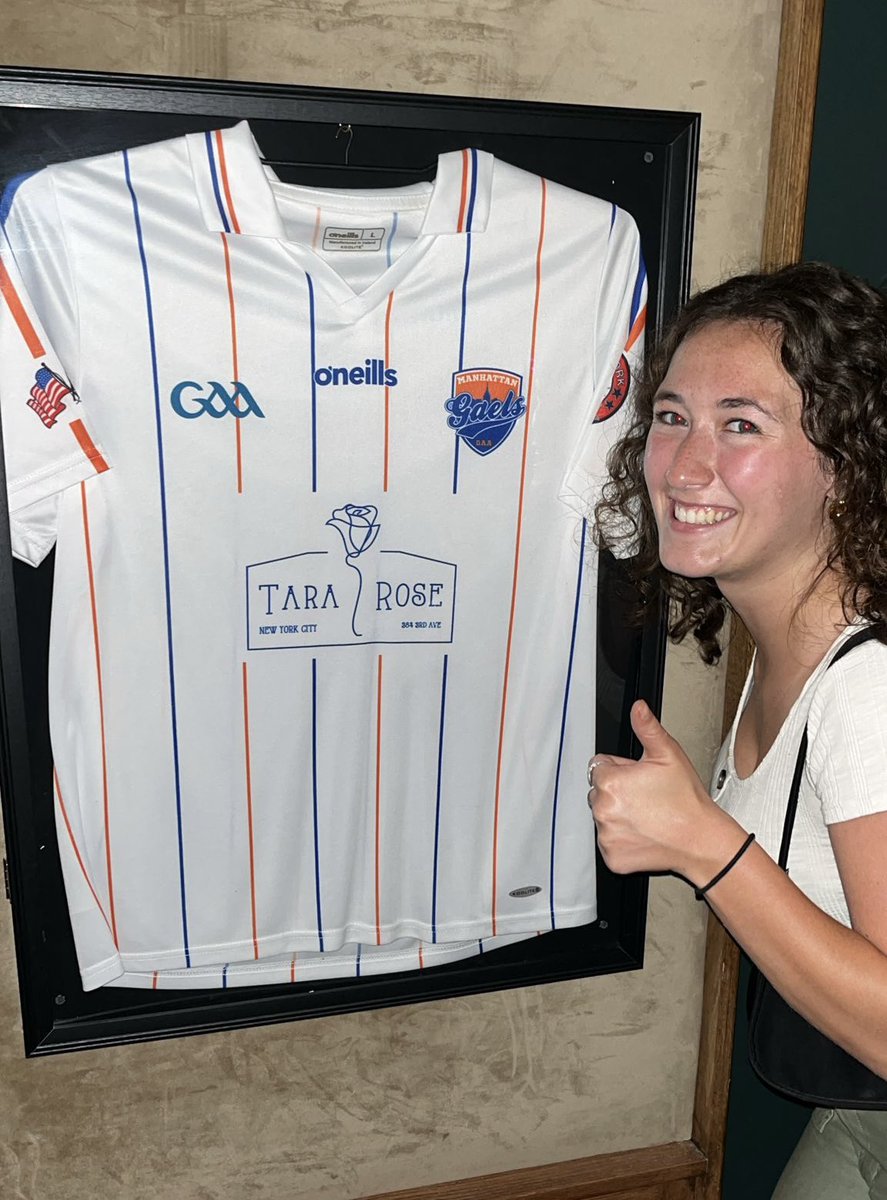 Pre gaming it at Tara Mór NYC. Ádh mór ort <a href="/KatieTaylor/">Katie Taylor</a>. ☘️🗽🇫🇷