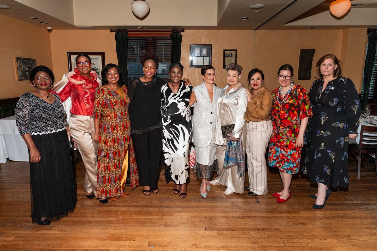 OAFLAD's tweet image. 🇺🇸#NewYork 💫 Day 3 | July 10
#GlobalFirstPartnersAcademy @gflaorg
As the curtains closed on the 3rd Annual Academy, First Ladies wrapped up three powerful days of strategy, sisterhood, and shared purpose.
From resource mobilization to legacy-building and a roundtable, the day…