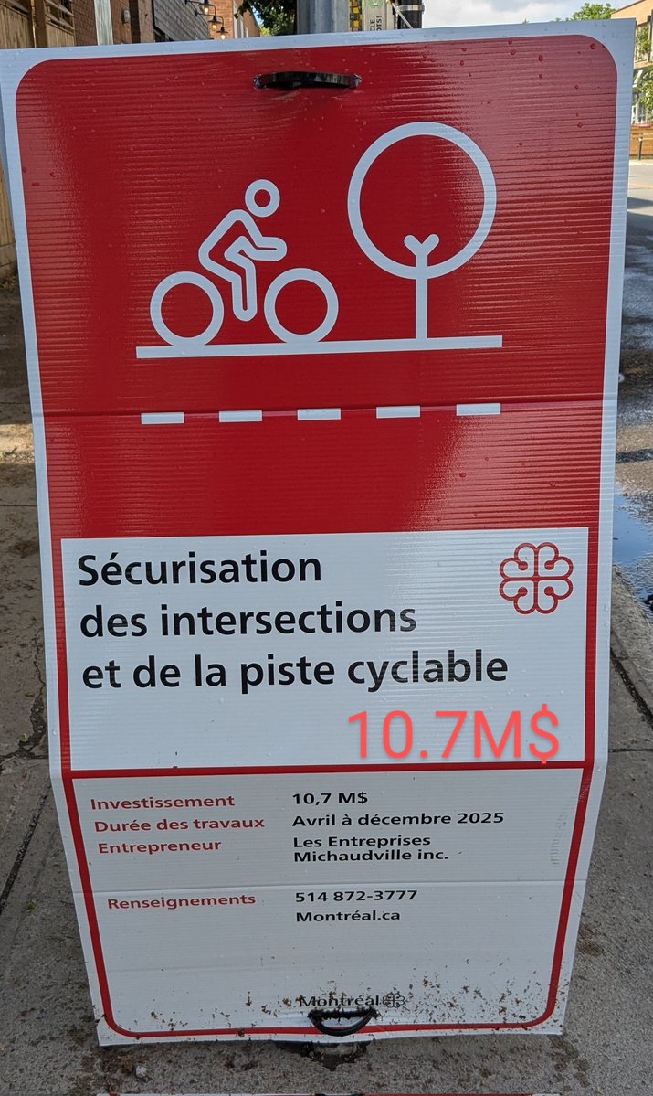 hugovilleneuve's tweet image. Je suis cycliste, mais aussi payeur de taxes. Christophe-Colomb avait déjà, sur un long tronçon, une large piste cyclable sur un terre-plein. Est-ce vraiment une priorité de tout refaire et d’en rajouter ?