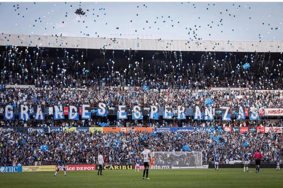 UNA SALVA DE PORVENIR

A la gran afición de Gallos Blancos, a la gRAndota de México, nada más decirles que sonrían, lo mejor esta por venir. 

ARRIBA LOS GALLOS BLANCOS 🇪🇪
