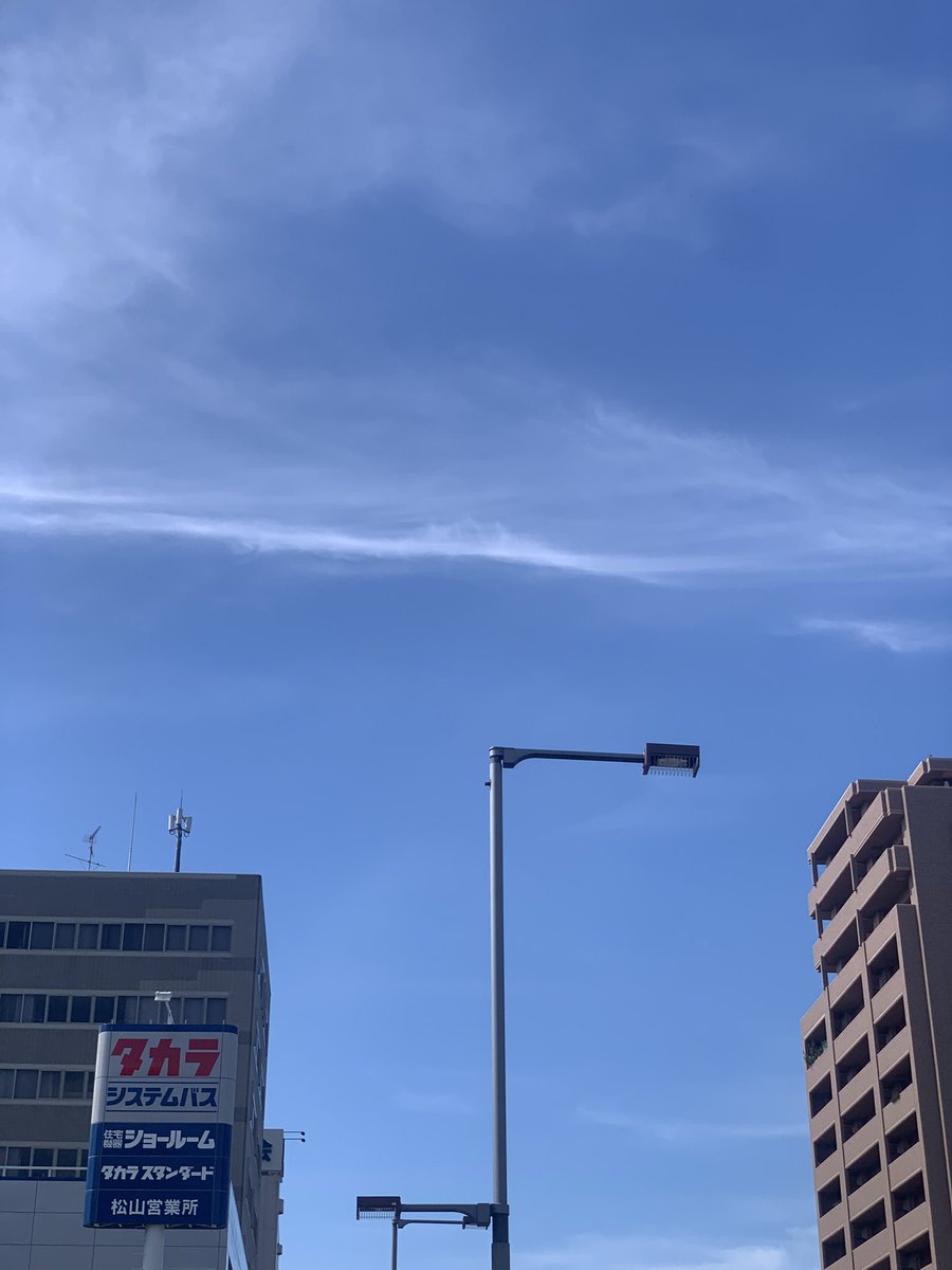 おはようございます☀

Blazing Riot当日になりました、すごく暑いです🥵
ライブは屋内ですが移動等で外に出るかと思いますので暑さ対策をお願いします🙇🏻‍♀️🙇🏻‍♀️

たくさん楽しんでいただけますように！