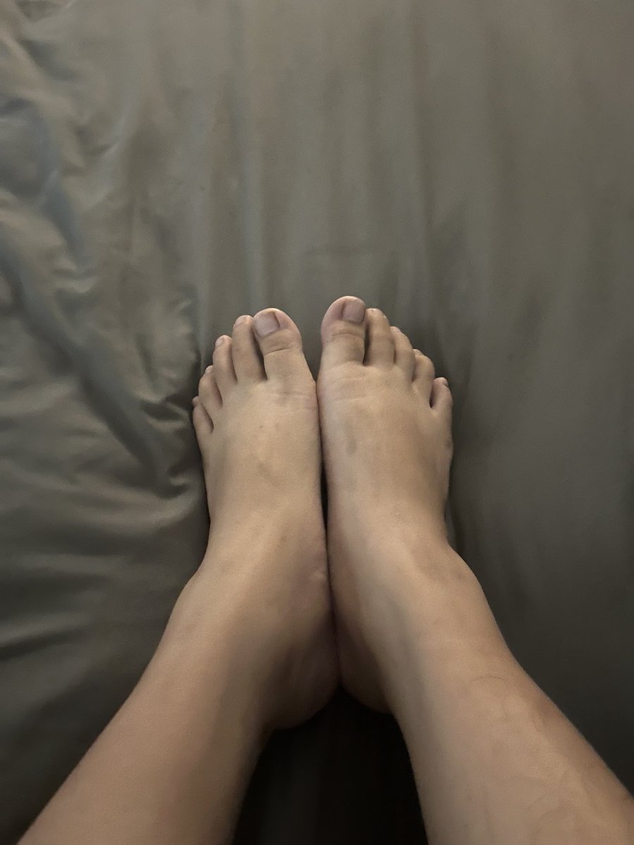 xehvn's tweet photo. Toes? Soles? Arches? I got it all😍 DM for more feet pics🙈

#feetworshi̇p #feetpicbuyer #feetworld #sellingcontent https://t.co/kiLyvqIZWU