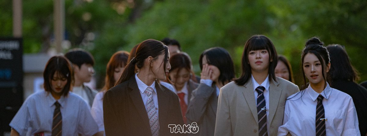 troublebyhyo's tweet photo. HELLOOOO THIS PHOTO??? https://t.co/2KJzhqrj5F