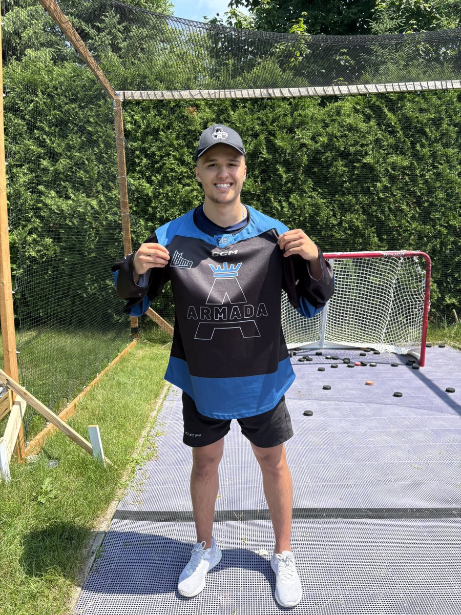 ArmadaBLB's tweet image. « Mon but est de revenir à Blainville pour terminer ce que nous avons commencé à bâtir ensemble. Notre objectif est de gagner pour les partisans et je suis très motivé par ce défi », explique notre #8 🎱
#LeFuturEstMaintenant⚡️
