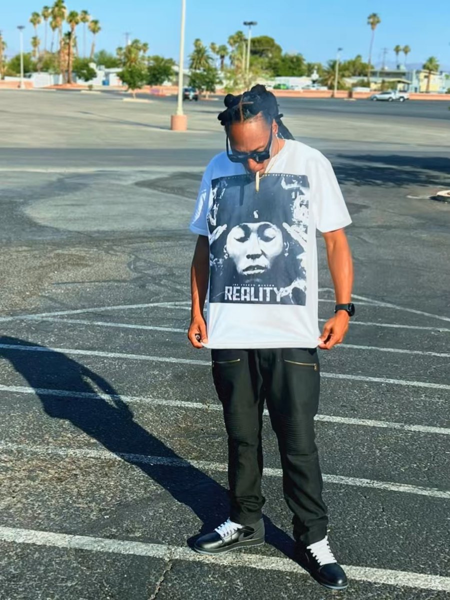freezo402's tweet photo. CHECK OUT MY NEW ALBUM “REALITY” 💿 &amp; GRAB SUM MERCH💨 THANKS FOR ALL OF THE GREAT FEEDBACK💯 

——>>>>  https://t.co/HBcXF65Em7 https://t.co/FxeP2aScuP