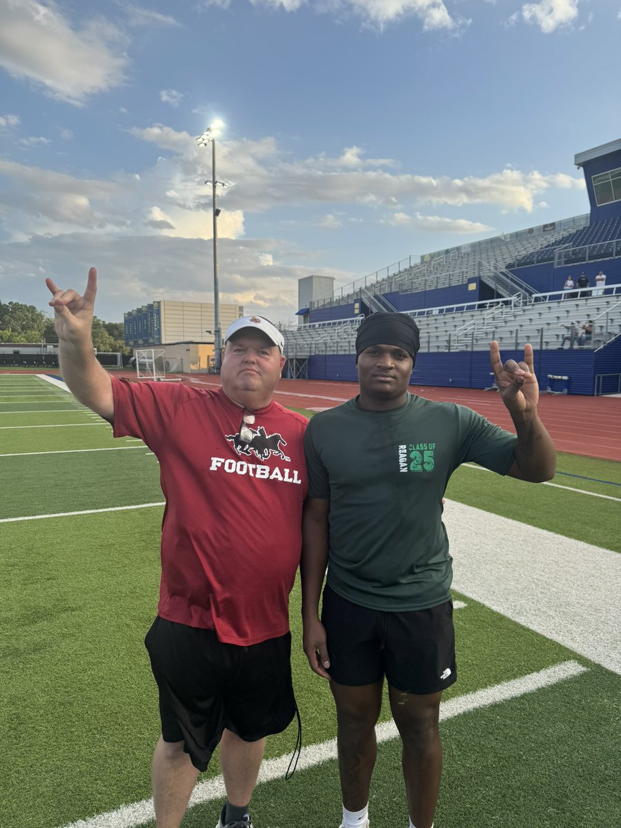 Darnell Chapman ๐ฆ (@thebiggestbat1) on Twitter photo Thank God for waking me up this morning and thank you <a href="/coachfrazierMSU/">Coach Blake Frazier</a> and <a href="/d_hunter32/">Coach Hunter</a> for having me. Thank God for waking me up this morning and thank you <a href="/coachfrazierMSU/">Coach Blake Frazier</a> and <a href="/d_hunter32/">Coach Hunter</a> for having me.