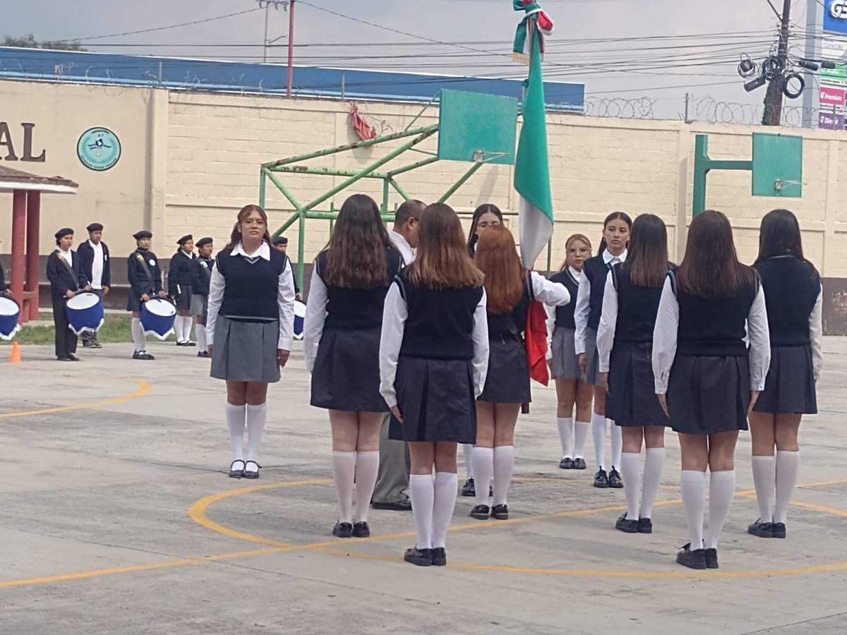 Preparatoria67's tweet photo. EPO67_EPO67_Se realiza la ceremonia de cierre de Ciclo 2024-2025 del Turno Vespertino de nuestra Escuela Preparatoria Oficial Núm. 67 con las actividades de cambio de escolta y la participación de nuestros talleres de danza folclórica, música, ritmos latinos, Banda de Guerra. https://t.co/D3ButjOG4a